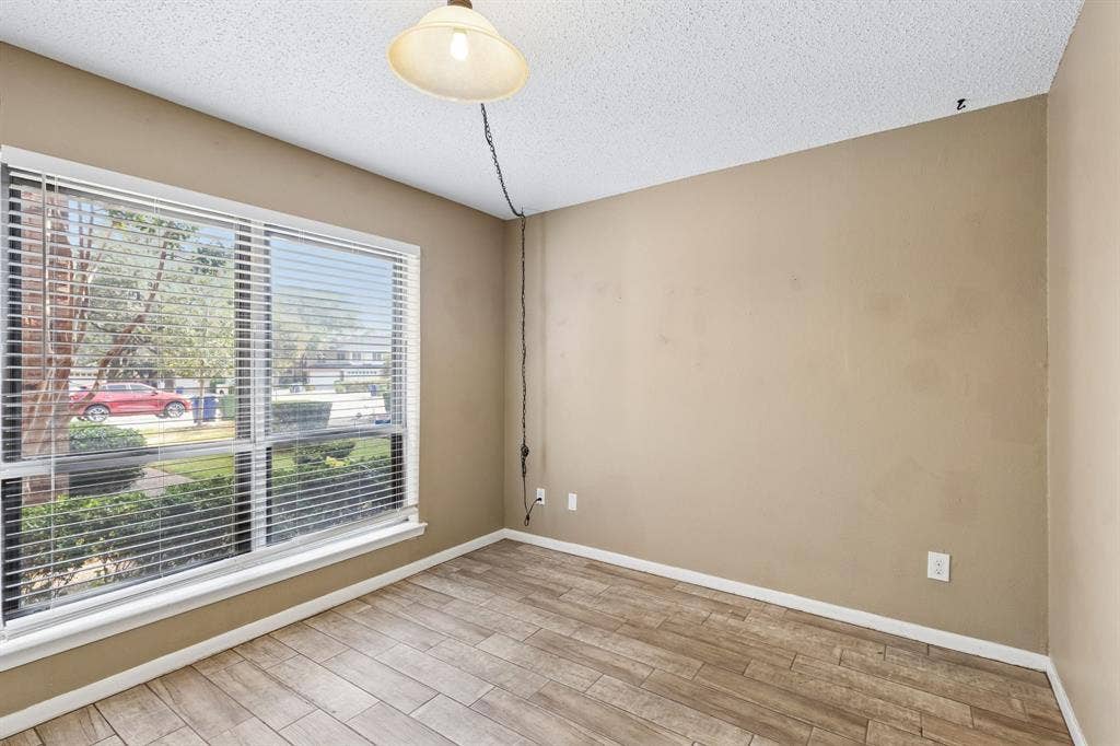 1806 Lakecrest Court, Carrollton, TX 75006 1806 Lakecrest Court, Carrollton, TX 75006