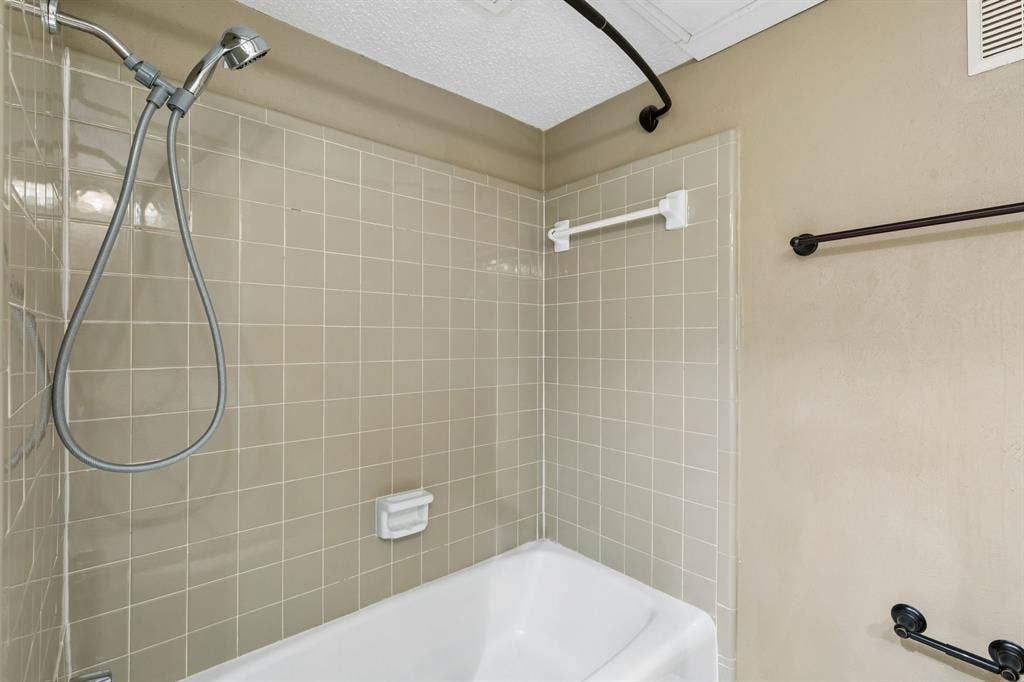 1806 Lakecrest Court, Carrollton, TX 75006 1806 Lakecrest Court, Carrollton, TX 75006