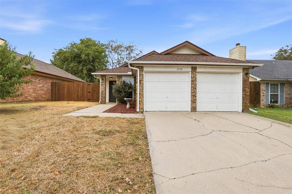 2508 Countryside Lane, Fort Worth, TX 76133