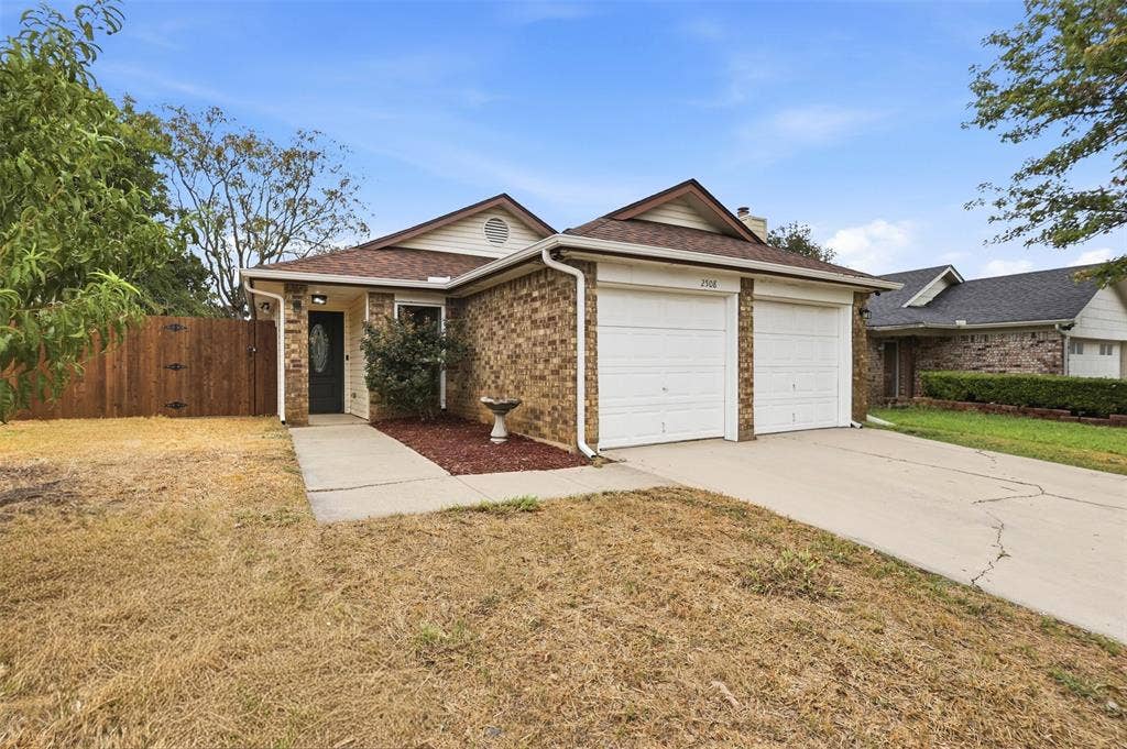 2508 Countryside Lane, Fort Worth, TX 76133