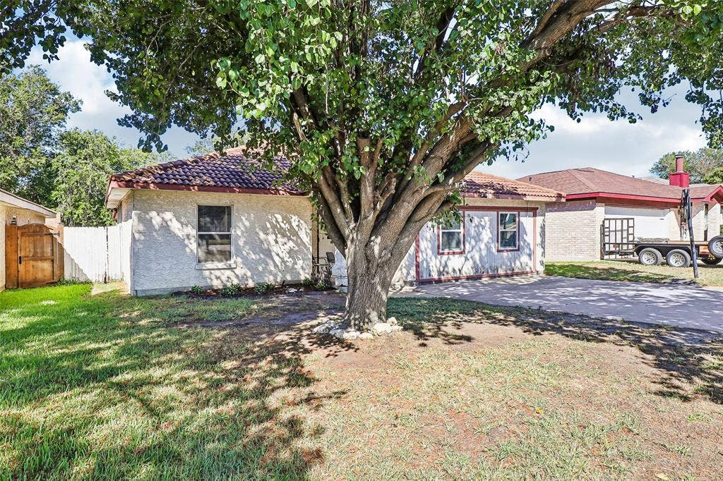 2308 Cool Spring Drive, Fort Worth, TX 76108