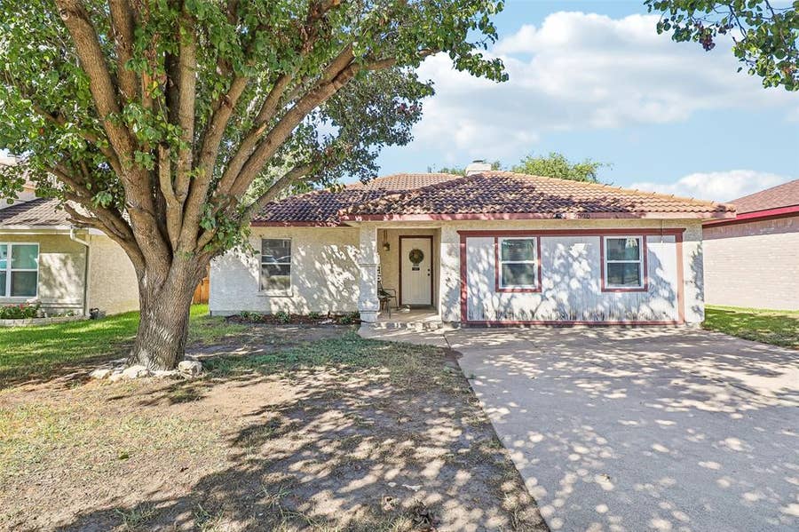 Property photo for 2308 Cool Spring Drive, Fort Worth, TX