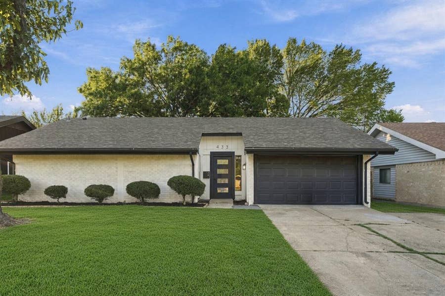 Property photo for 433 Rollingridge Lane, Garland, TX