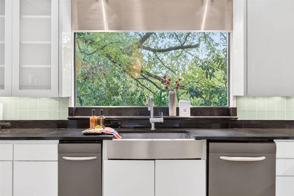 3817 Harlanwood Drive, Fort Worth, TX 76109