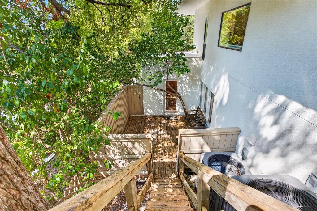 3817 Harlanwood Drive, Fort Worth, TX 76109