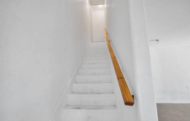 15176 County Road 472, Tyler, TX 75706 Leading to upstairs