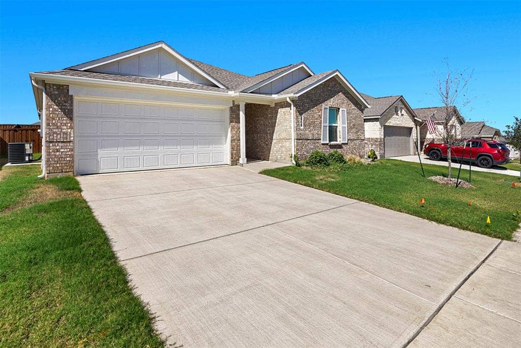 909 Cole Street, Howe, TX 75459 909 Cole Street, Howe, TX 75459