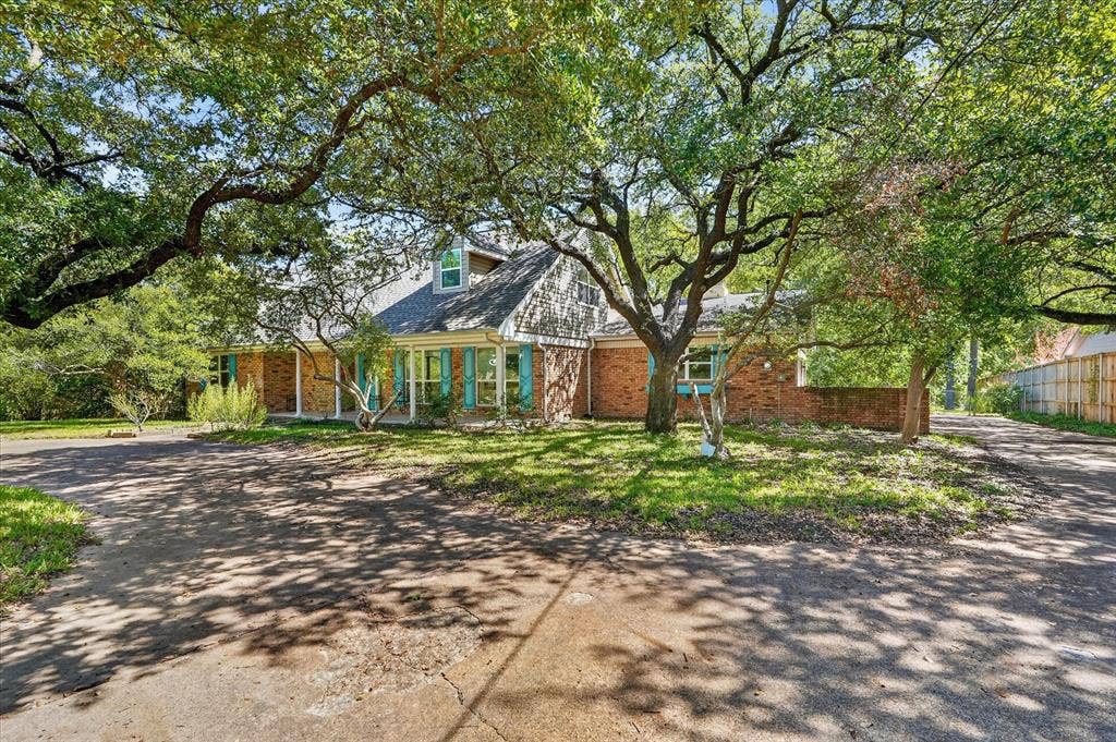 9584 Ash Creek Drive, Dallas, TX 75228 9584 Ash Creek Drive, Dallas, TX 75228
