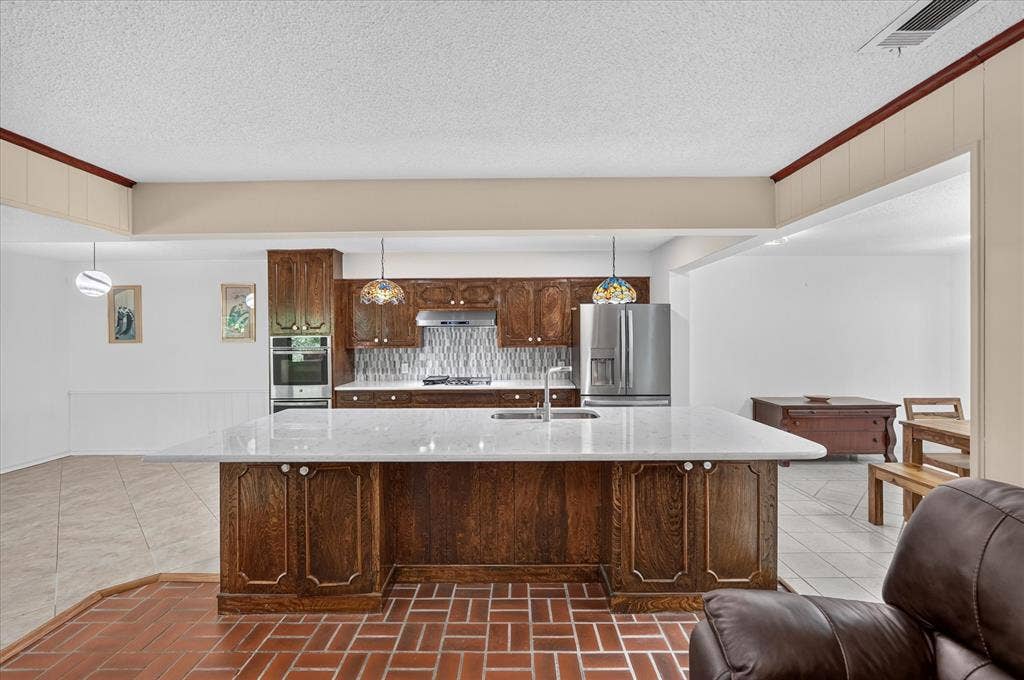 9584 Ash Creek Drive, Dallas, TX 75228 9584 Ash Creek Drive, Dallas, TX 75228