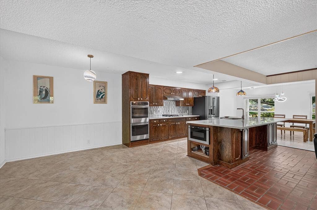 9584 Ash Creek Drive, Dallas, TX 75228 9584 Ash Creek Drive, Dallas, TX 75228