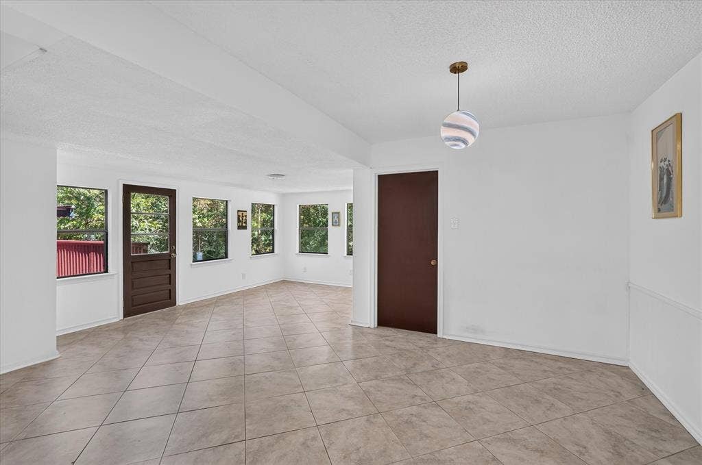 9584 Ash Creek Drive, Dallas, TX 75228 9584 Ash Creek Drive, Dallas, TX 75228