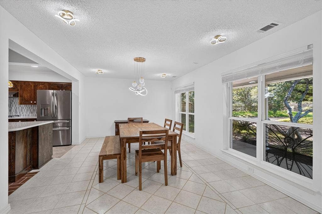 9584 Ash Creek Drive, Dallas, TX 75228 9584 Ash Creek Drive, Dallas, TX 75228
