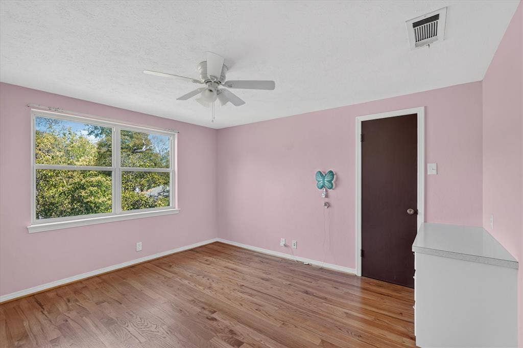 9584 Ash Creek Drive, Dallas, TX 75228 9584 Ash Creek Drive, Dallas, TX 75228