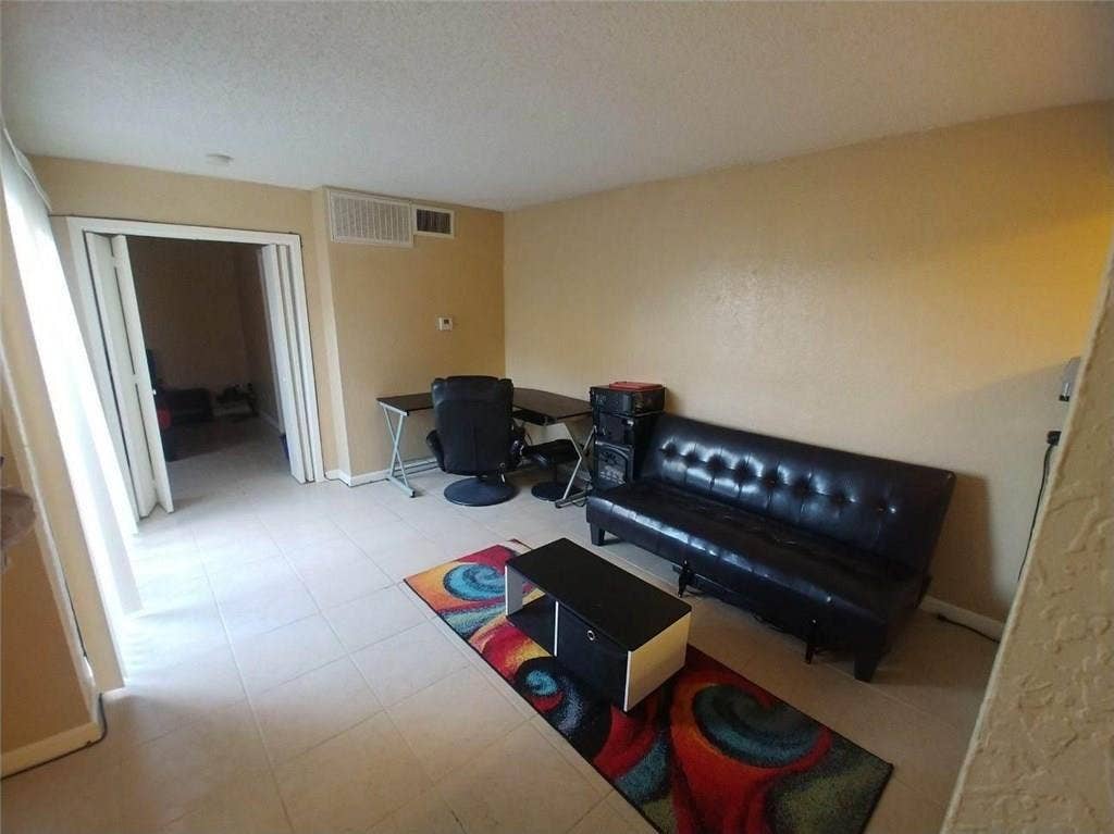 9811 Walnut Street, #304, Dallas, TX 75243 9811 Walnut Street, #304, Dallas, TX 75243