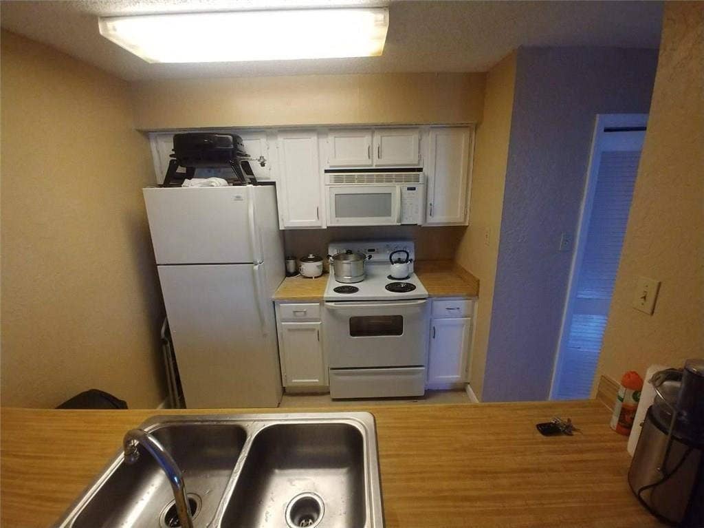 9811 Walnut Street, #304, Dallas, TX 75243 9811 Walnut Street, #304, Dallas, TX 75243