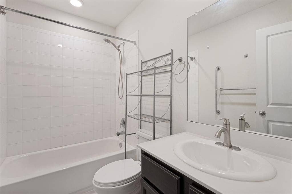 1113 Meadow Side Drive, Princeton, TX 75407 1113 Meadow Side Drive, Princeton, TX 75407
