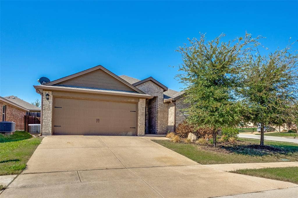 1113 Meadow Side Drive, Princeton, TX 75407 1113 Meadow Side Drive, Princeton, TX 75407