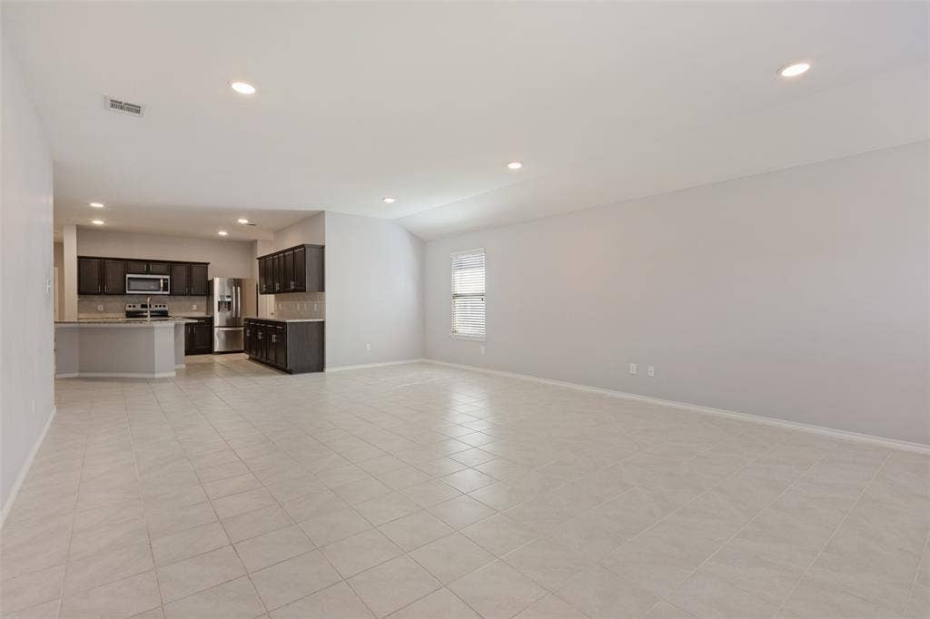 1113 Meadow Side Drive, Princeton, TX 75407 1113 Meadow Side Drive, Princeton, TX 75407
