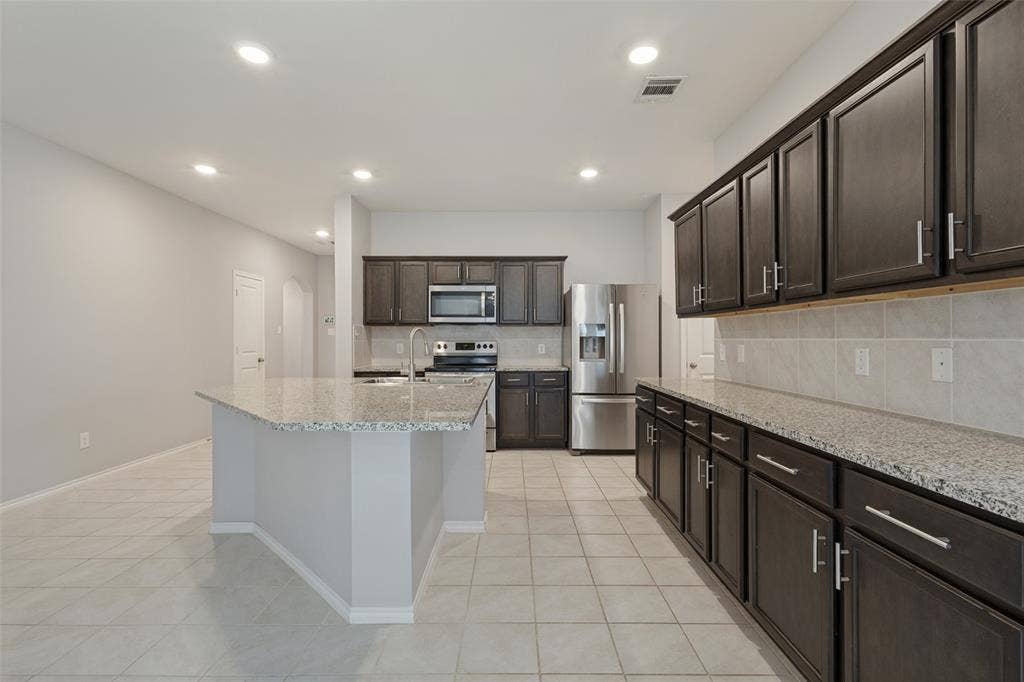 1113 Meadow Side Drive, Princeton, TX 75407 1113 Meadow Side Drive, Princeton, TX 75407