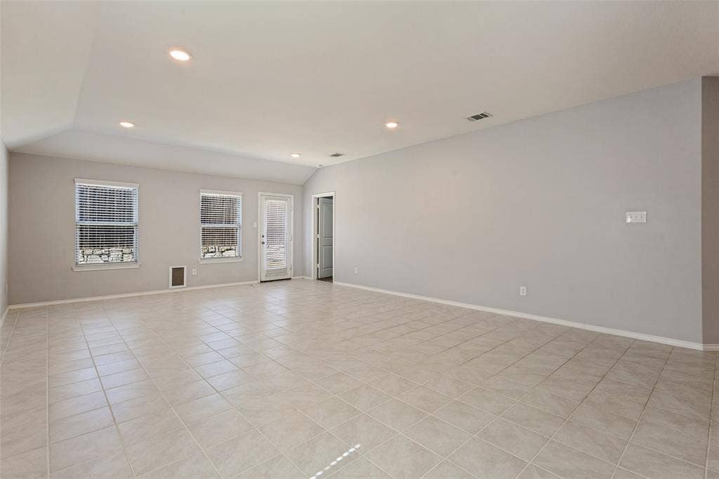 1113 Meadow Side Drive, Princeton, TX 75407 1113 Meadow Side Drive, Princeton, TX 75407