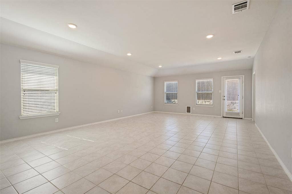 1113 Meadow Side Drive, Princeton, TX 75407 1113 Meadow Side Drive, Princeton, TX 75407