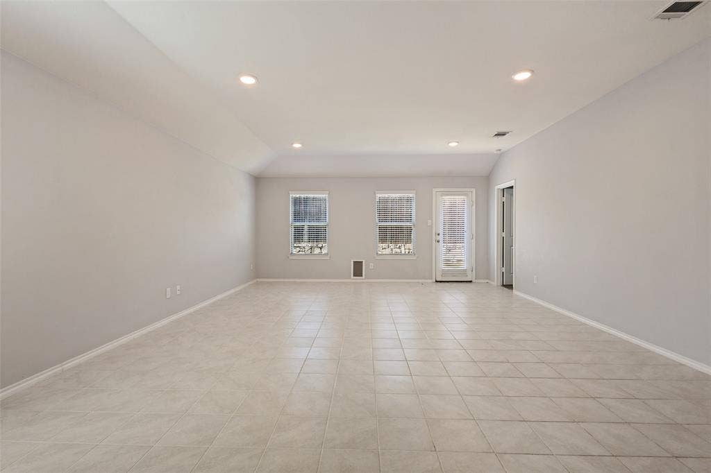 1113 Meadow Side Drive, Princeton, TX 75407 1113 Meadow Side Drive, Princeton, TX 75407
