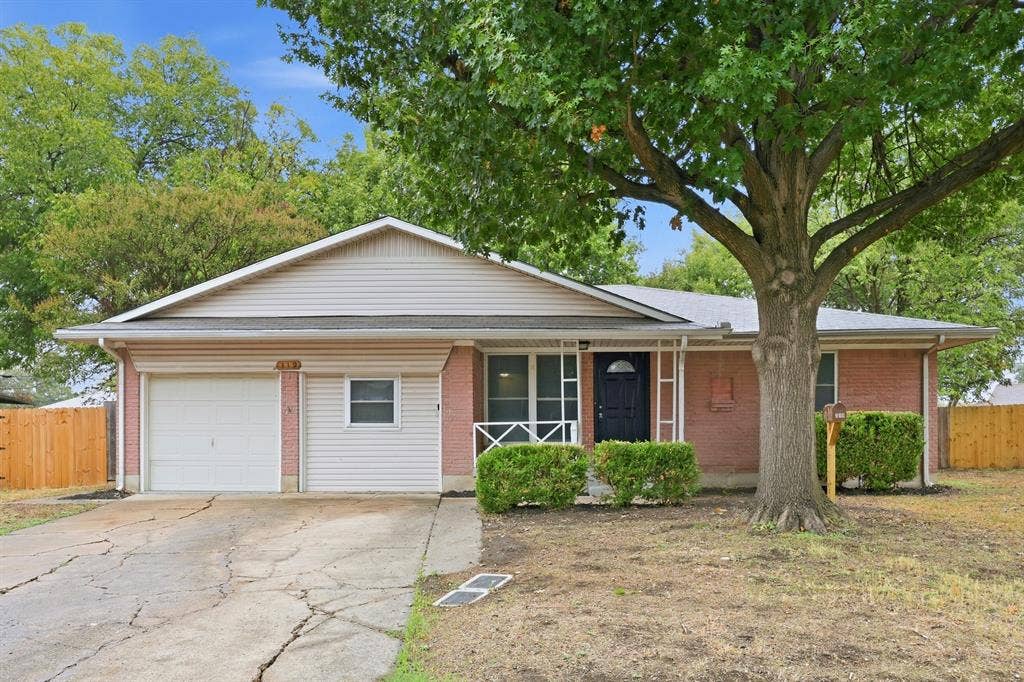 319 Royal Avenue, Duncanville, TX 75137 319 Royal Avenue, Duncanville, TX 75137