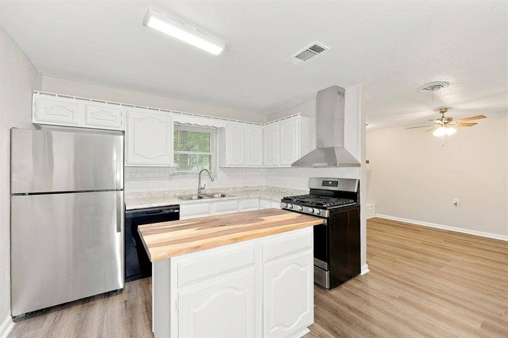 319 Royal Avenue, Duncanville, TX 75137 319 Royal Avenue, Duncanville, TX 75137