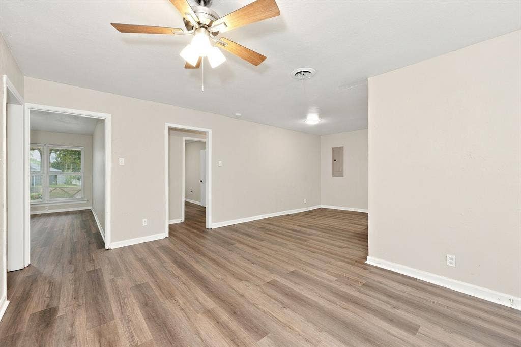 319 Royal Avenue, Duncanville, TX 75137 319 Royal Avenue, Duncanville, TX 75137