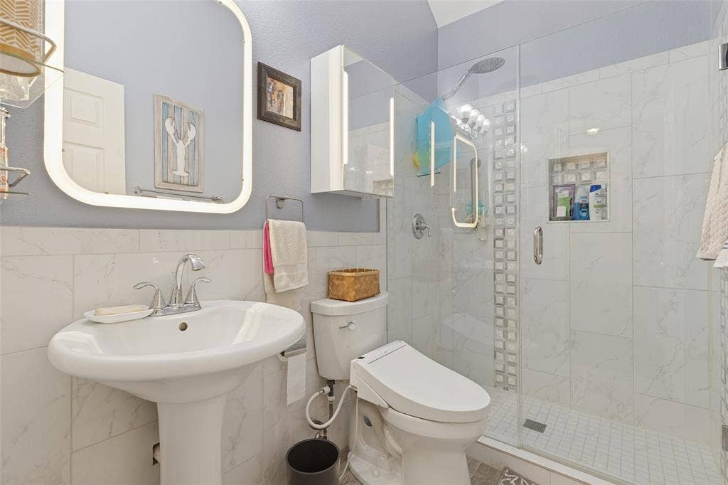 5000 Adolphus Drive, Frisco, TX 75035 5000 Adolphus Drive, Frisco, TX 75035