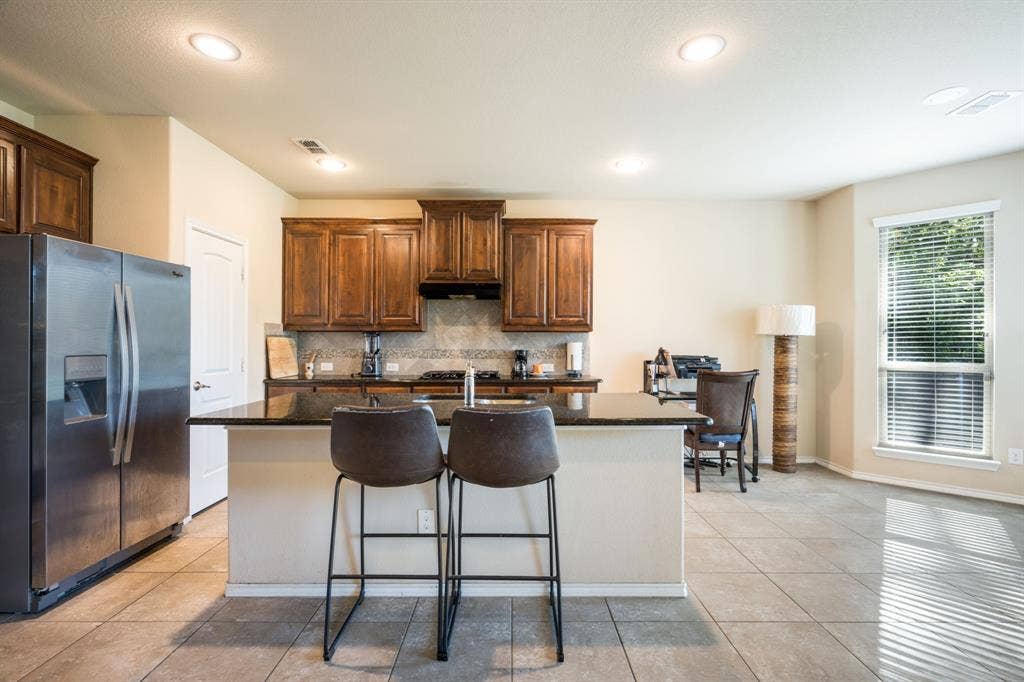 1300 Bellingham Circle, Glenn Heights, TX 75154 1300 Bellingham Circle, Glenn Heights, TX 75154