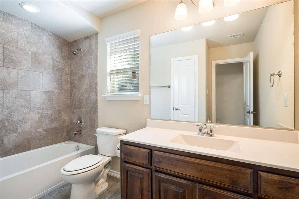 1300 Bellingham Circle, Glenn Heights, TX 75154 1300 Bellingham Circle, Glenn Heights, TX 75154