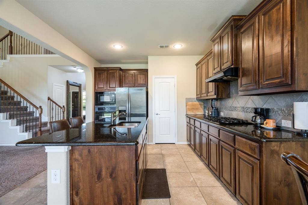 1300 Bellingham Circle, Glenn Heights, TX 75154 1300 Bellingham Circle, Glenn Heights, TX 75154