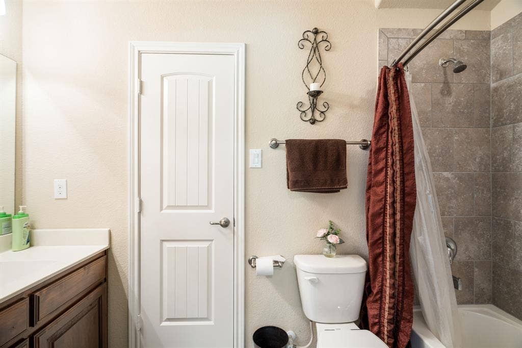 1300 Bellingham Circle, Glenn Heights, TX 75154 1300 Bellingham Circle, Glenn Heights, TX 75154
