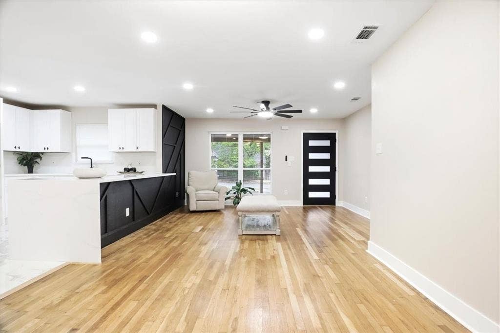2900 Hunter Street, Fort Worth, TX 76112 2900 Hunter Street, Fort Worth, TX 76112