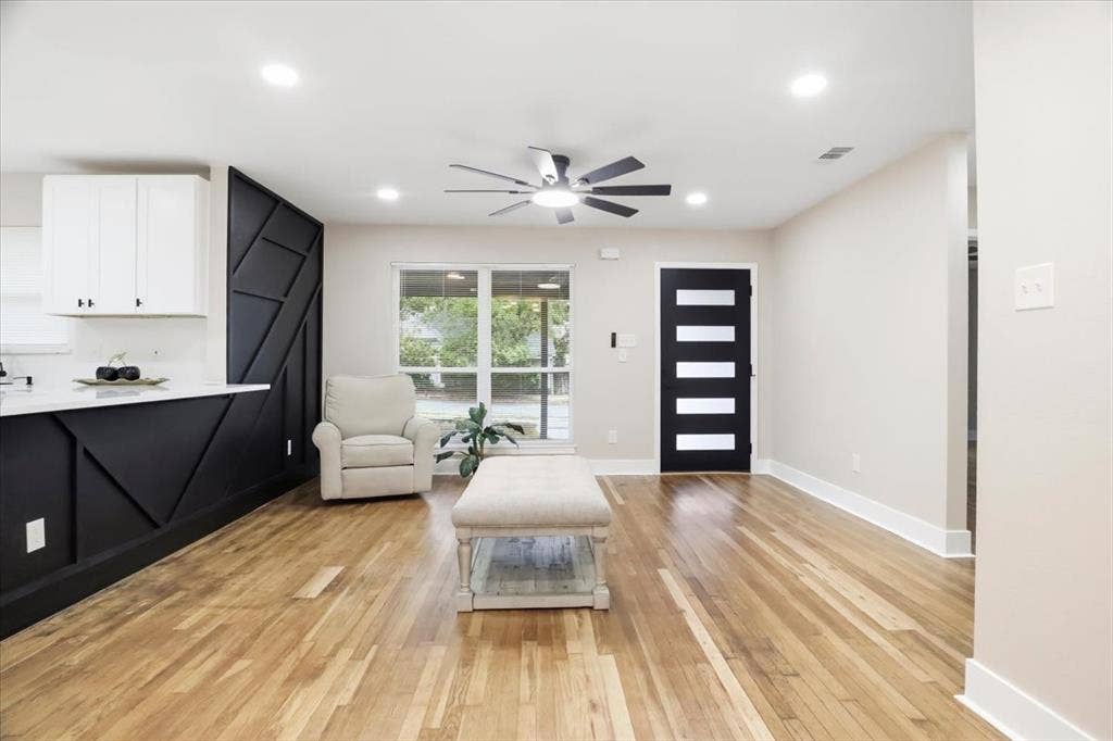 2900 Hunter Street, Fort Worth, TX 76112 2900 Hunter Street, Fort Worth, TX 76112
