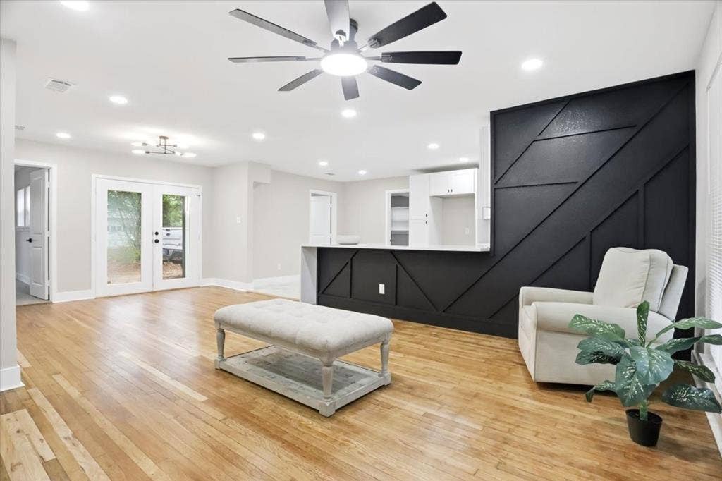 2900 Hunter Street, Fort Worth, TX 76112 2900 Hunter Street, Fort Worth, TX 76112