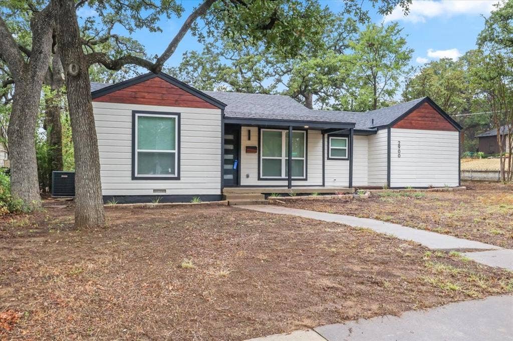 2900 Hunter Street, Fort Worth, TX 76112 2900 Hunter Street, Fort Worth, TX 76112