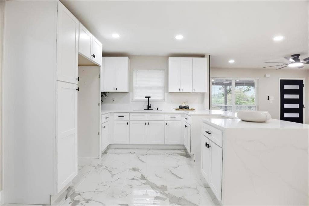 2900 Hunter Street, Fort Worth, TX 76112 2900 Hunter Street, Fort Worth, TX 76112