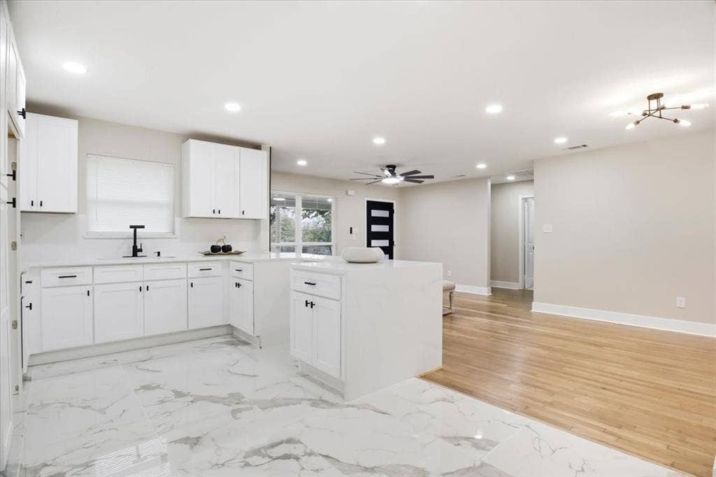 2900 Hunter Street, Fort Worth, TX 76112 2900 Hunter Street, Fort Worth, TX 76112