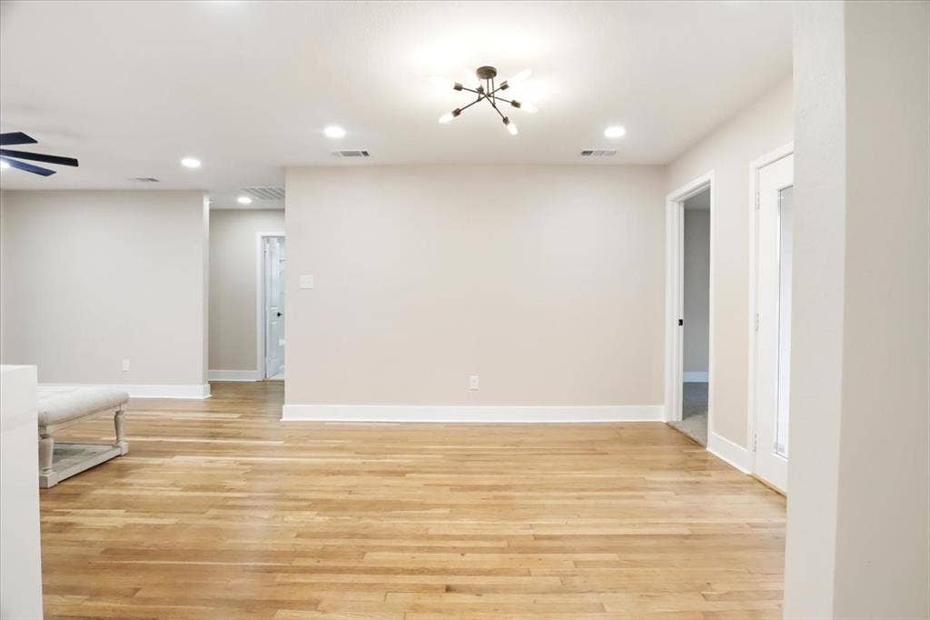 2900 Hunter Street, Fort Worth, TX 76112 2900 Hunter Street, Fort Worth, TX 76112
