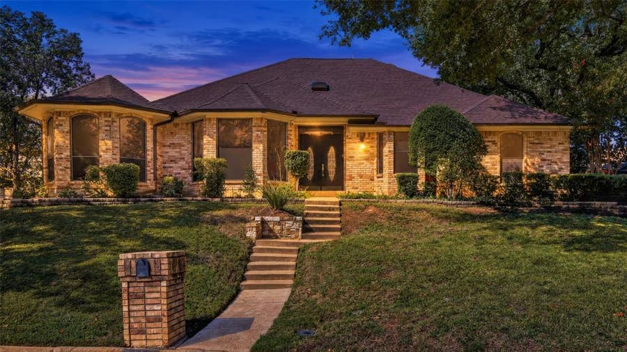Property photo for 3910 Cross Bend Court, Arlington, TX