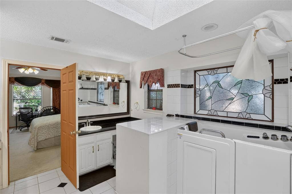3910 Cross Bend Court, Arlington, TX 76016 3910 Cross Bend Court, Arlington, TX 76016