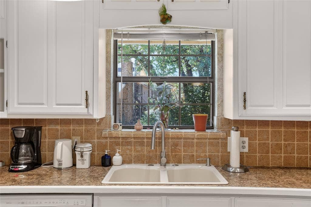 3910 Cross Bend Court, Arlington, TX 76016 3910 Cross Bend Court, Arlington, TX 76016