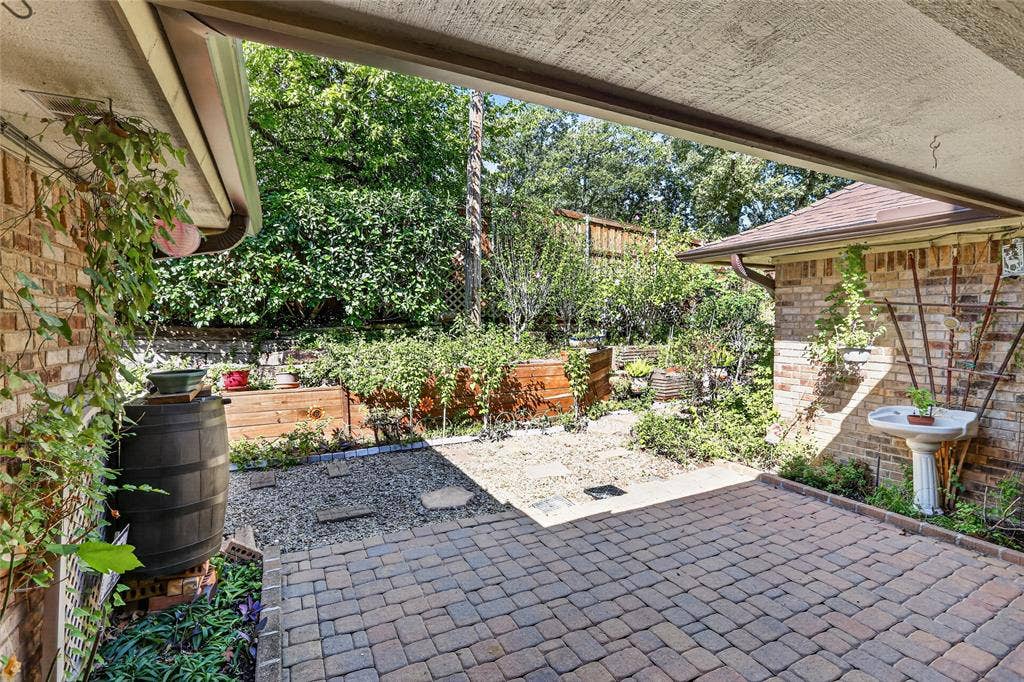 3910 Cross Bend Court, Arlington, TX 76016 3910 Cross Bend Court, Arlington, TX 76016