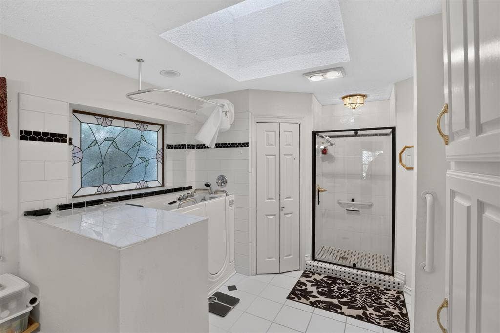 3910 Cross Bend Court, Arlington, TX 76016 3910 Cross Bend Court, Arlington, TX 76016