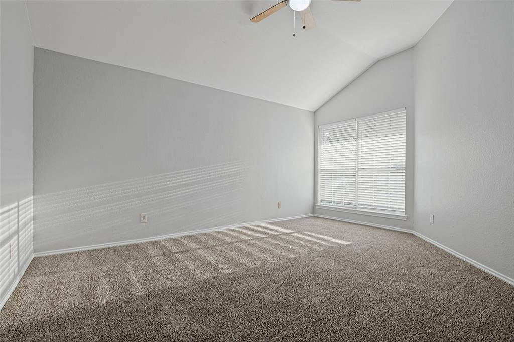 3174 Cross Creek Circle, Grand Prairie, TX 75052 Primary bedroom