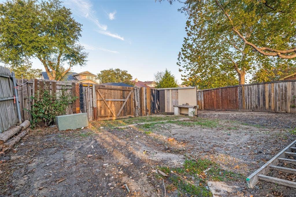 3174 Cross Creek Circle, Grand Prairie, TX 75052 Backyard