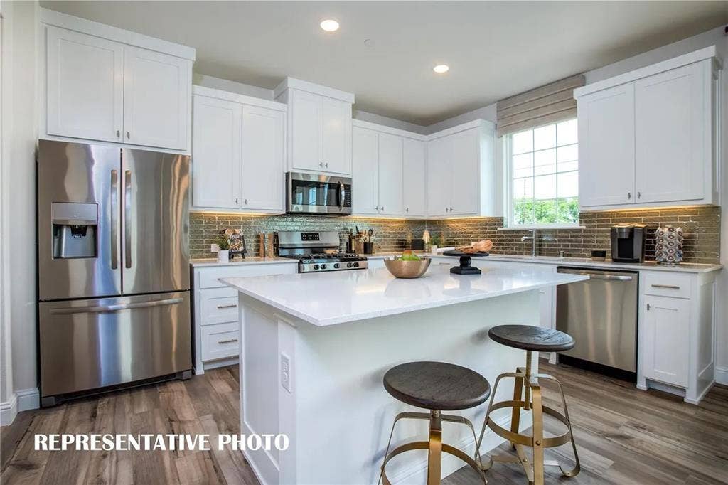 8869 Phoebe Road, Frisco, TX 75035 8869 Phoebe Road, Frisco, TX 75035