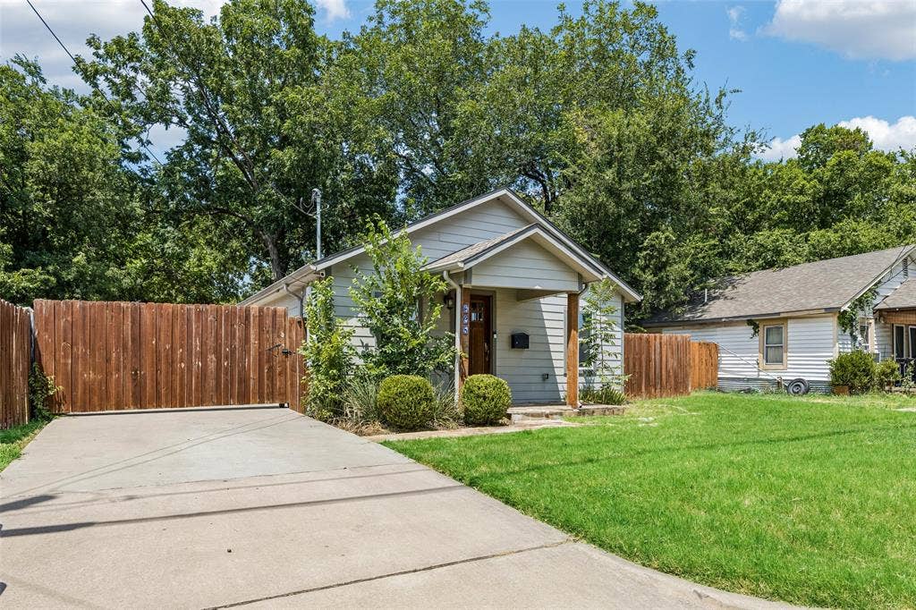 605 E Graham Street, McKinney, TX 75069 605 E Graham Street, McKinney, TX 75069